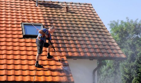 Entreprise pour le démoussage de toiture de particulier Dijon